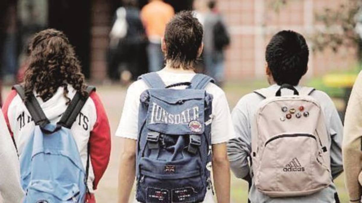 Ragazzi a casa da scuola soli. Ma serve una dichiarazione