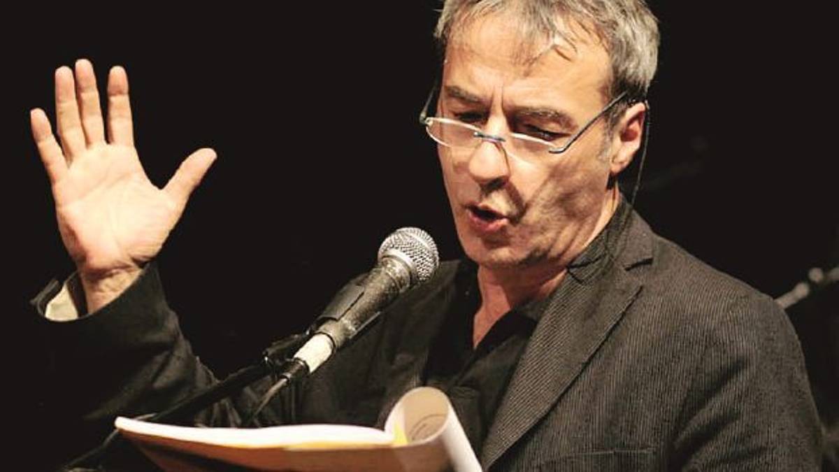 Riondino torna in Romagna. Mi diverto a mettere triglie, principesse e tronisti in versi