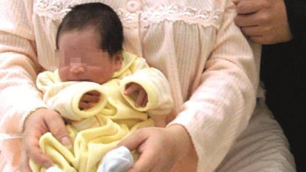 Imola, ha un incidente mentre corre all’ospedale. Ma la bimba ha fretta e nasce in auto