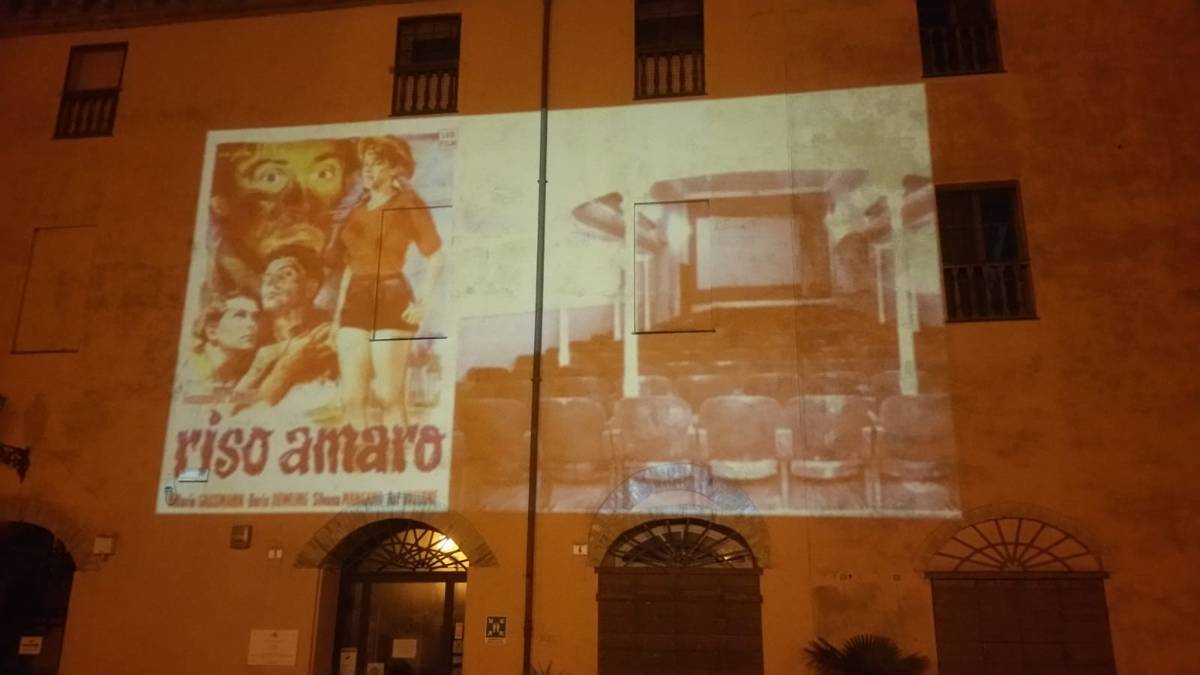 Forlimpopoli, la storia sulla parete del cinema