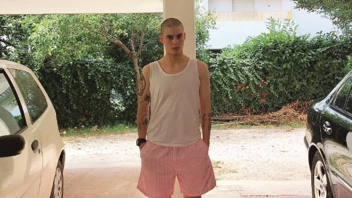 Ragazzo transessuale raccoglie fondi per il cambio di sesso