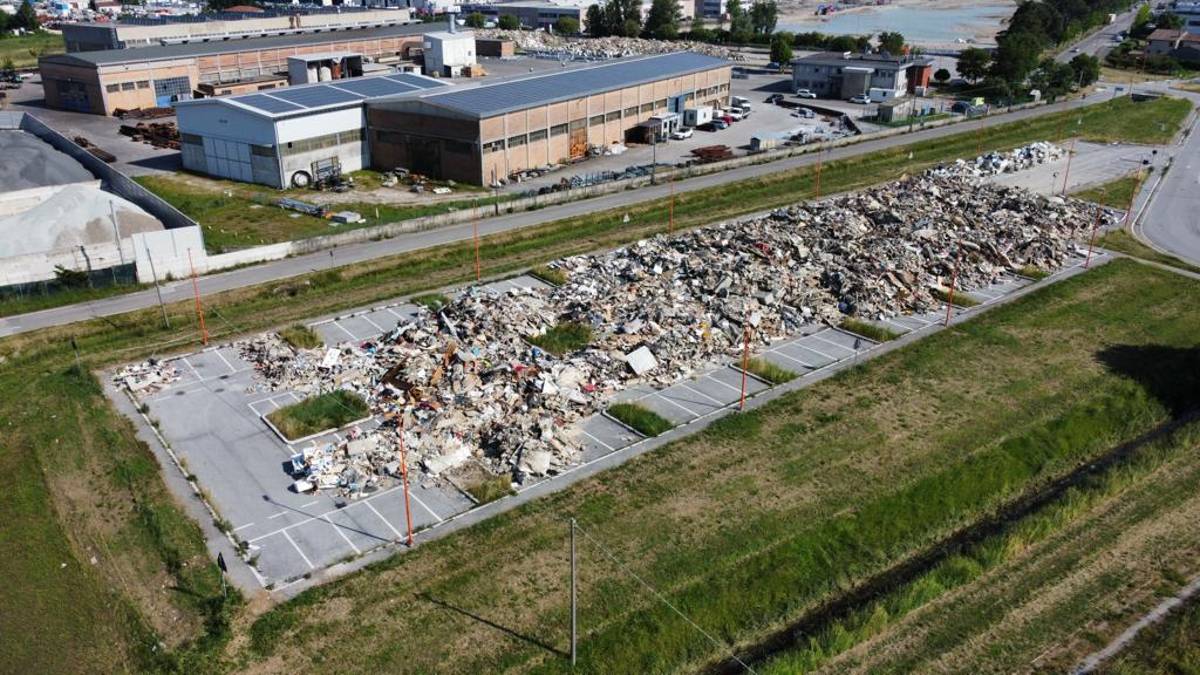 Cesena, già raccolti 15mila metri cubi di rifiuti delle case alluvionate. Programmati i prossimi interventi