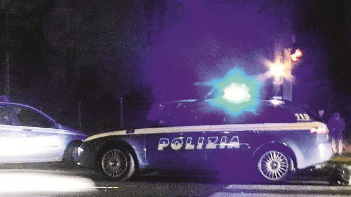 Rimini, ubriaco e drogato fugge dalla polizia, costretto a costituirsi dalla mamma
