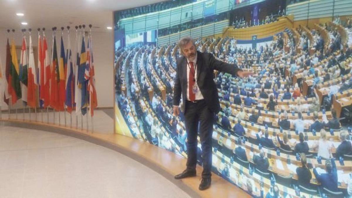 Da Cesenatico a Bruxelles, Zoffoli e la scalata dell’Everest: 70 mila preferenze per la rielezione