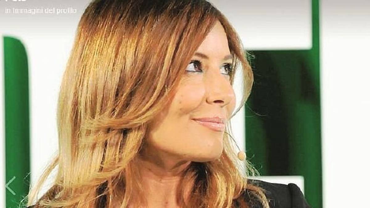 «Il demonio nello yoga» polemiche sull’incontro Gris a Imola, ironia sul web anche di Selvaggia Lucarelli