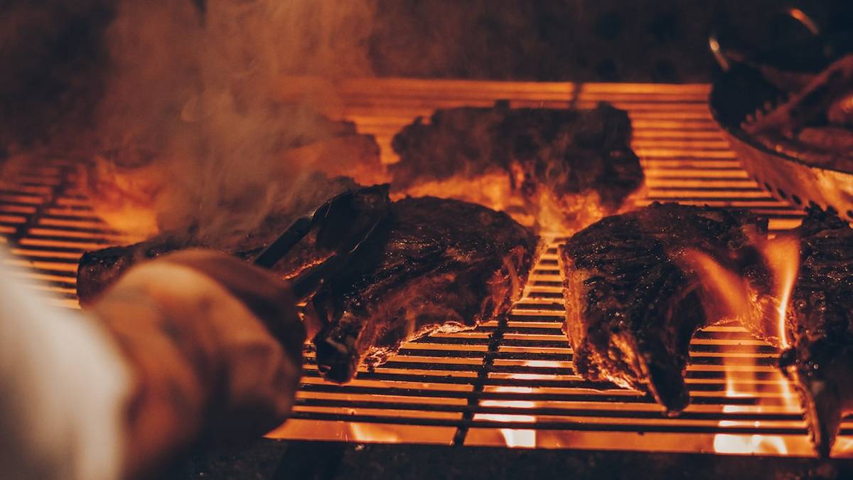 San Marino, getta la cenere nel campo dopo il pranzo di Ferragosto e scoppia un incendio: donna ustionata