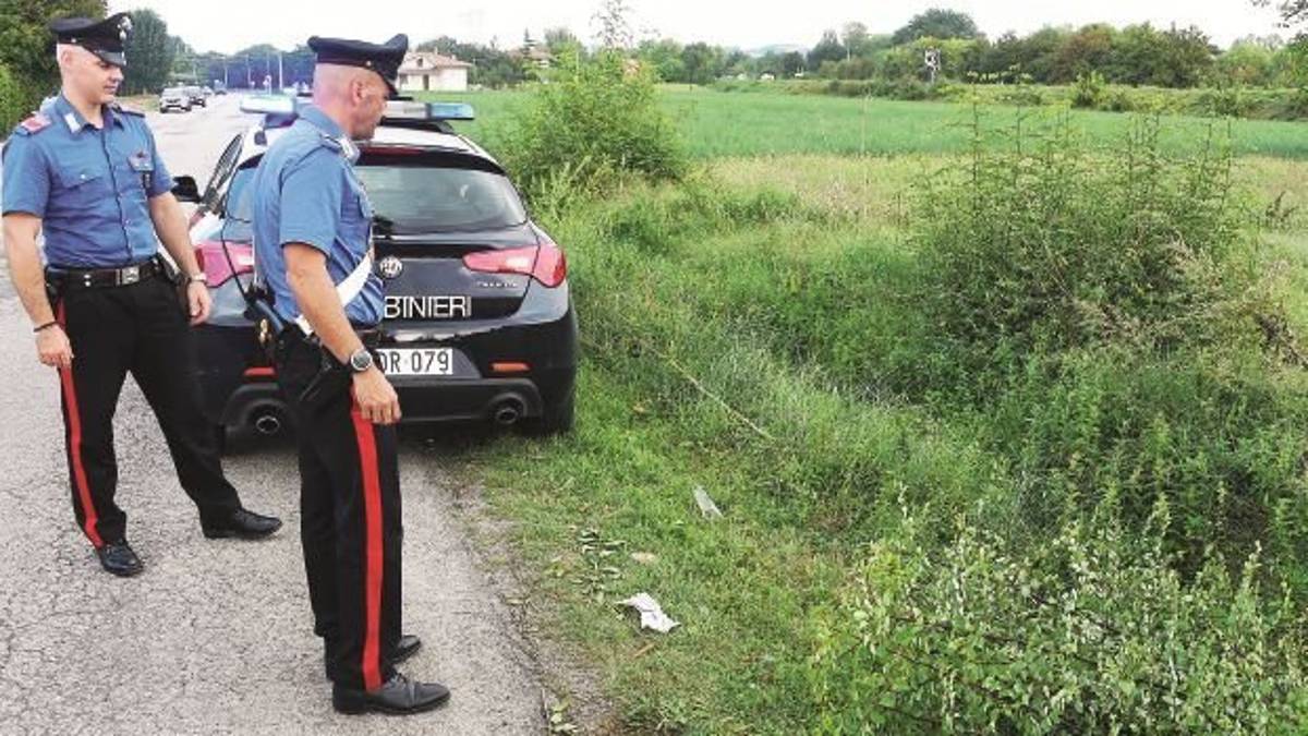 L’autopsia non scioglie il mistero del cadavere nel fosso a Rimini. Prelevato il dna