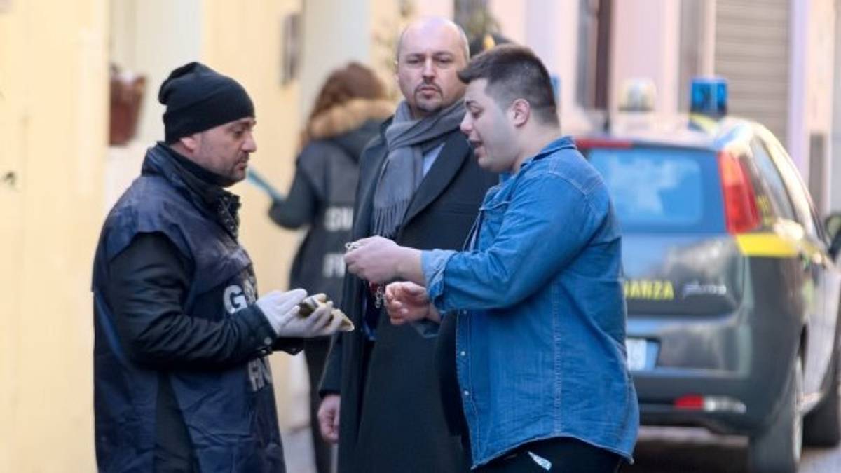 I lavoratori di Mehmeti: «Rimasti senza stipendio, costretti a rivolgerci ai sindacati»