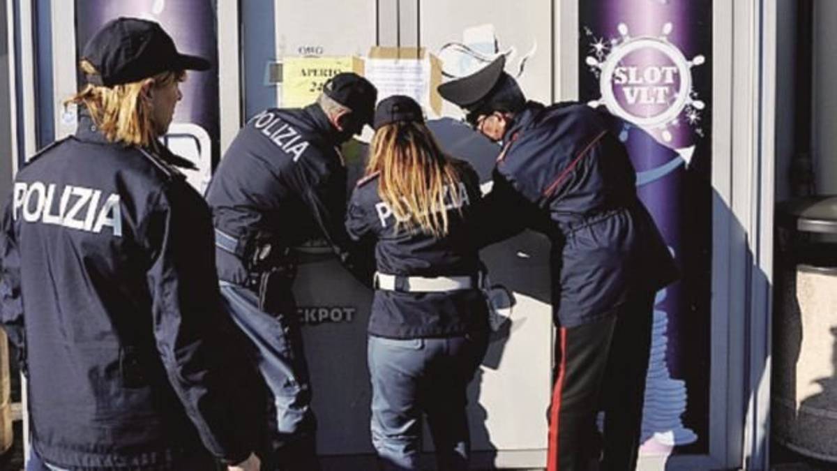 Russi, chiuso dal questore per 15 giorni il bar Sport