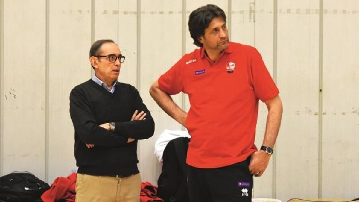 Basket, la futura A2 si rinnova: gironi a 14 e orologio
