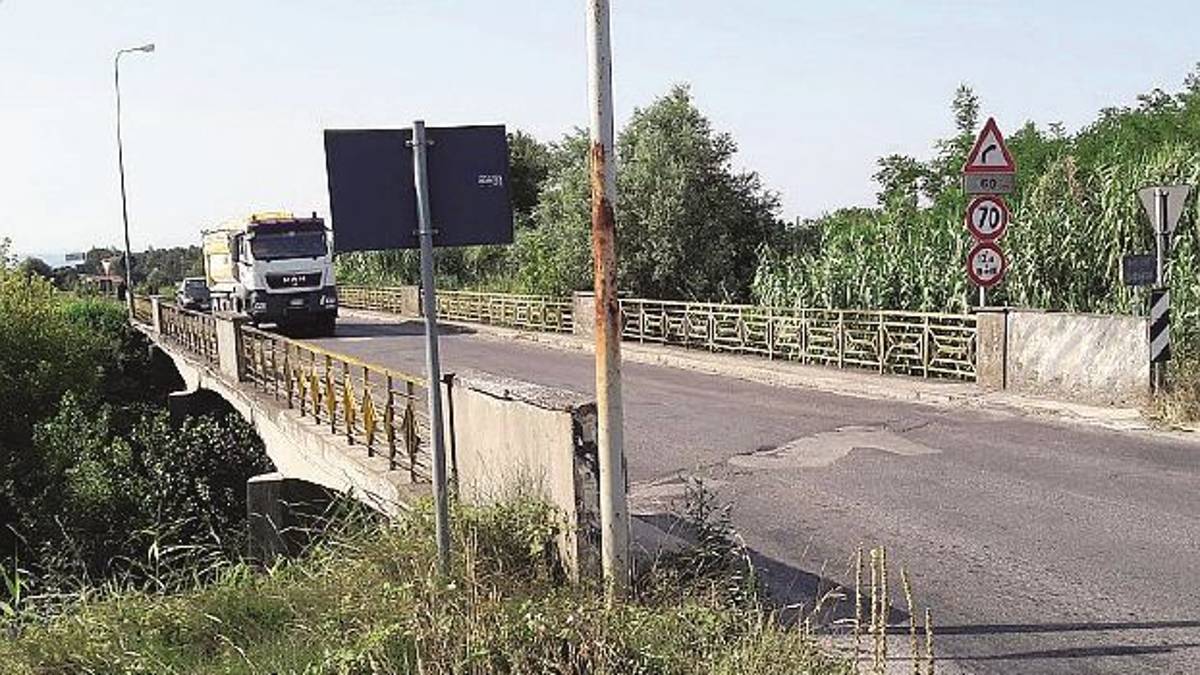 Ponte di Felisio, gli imprenditori: La chiusura ci penalizza