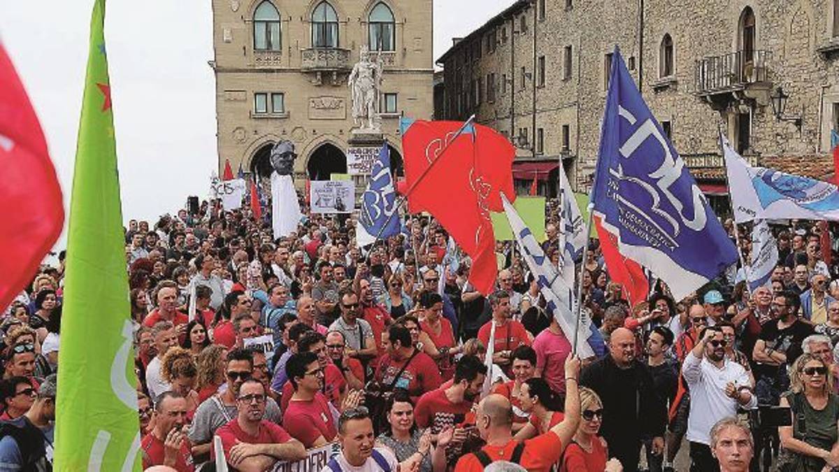 I sindacati: «Governo non pervenuto». Oggi vertice fra Csu e maggioranza
