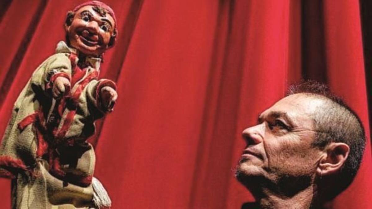 Quei cialtroni del grande teatro dei burattini. Qui la creatività è tutto