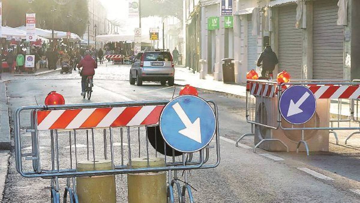 Centro storico, vie di accesso protette da fittoni a scomparsa