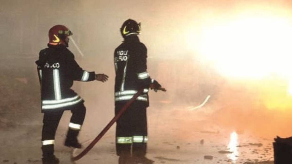 L’auto si incendia appena messa in moto a Riolo, muore la moglie, ustionato il marito