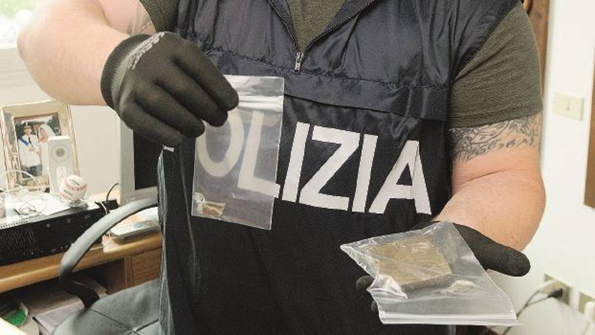 Intossicata con la droga a un anno e mezzo: arrestato il padre