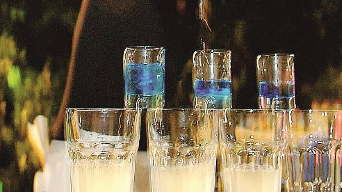 Molestie alle cameriere, barista a processo per violenza sessuale