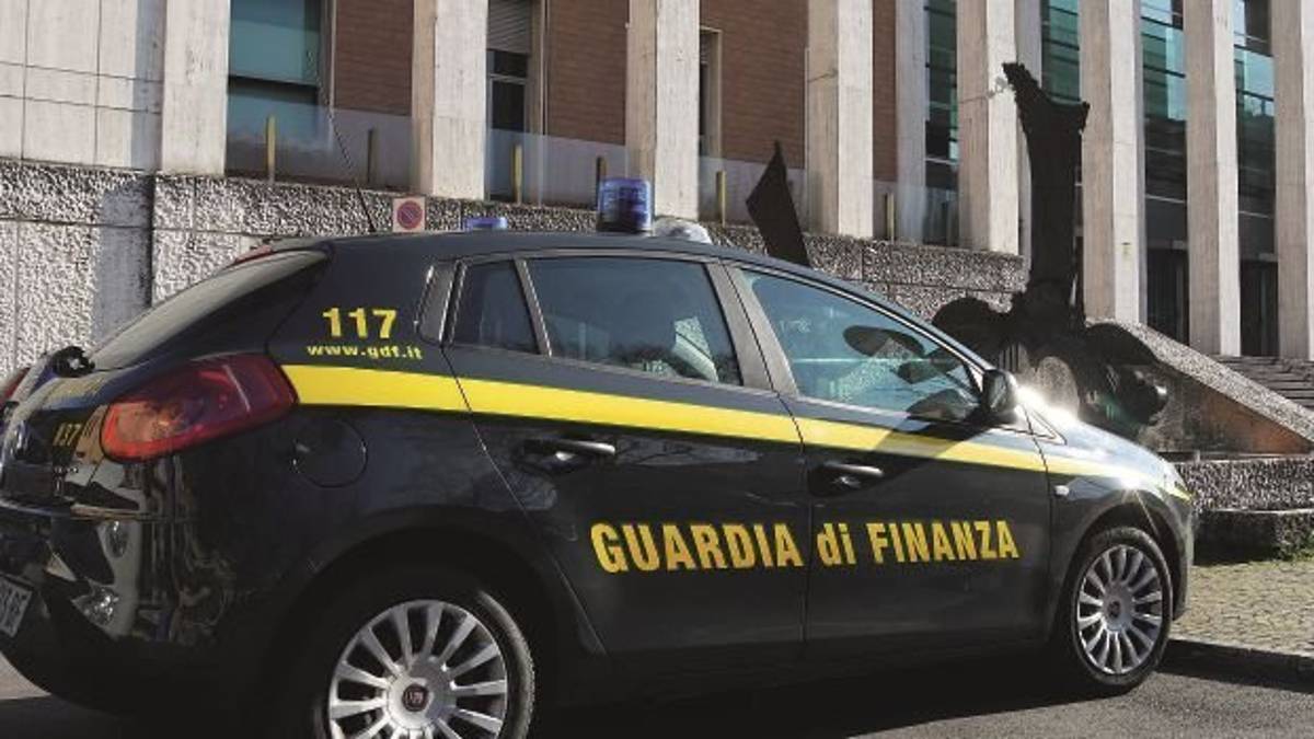 Giochi e prodotti pericolosi Maxi sequestro della Finanza