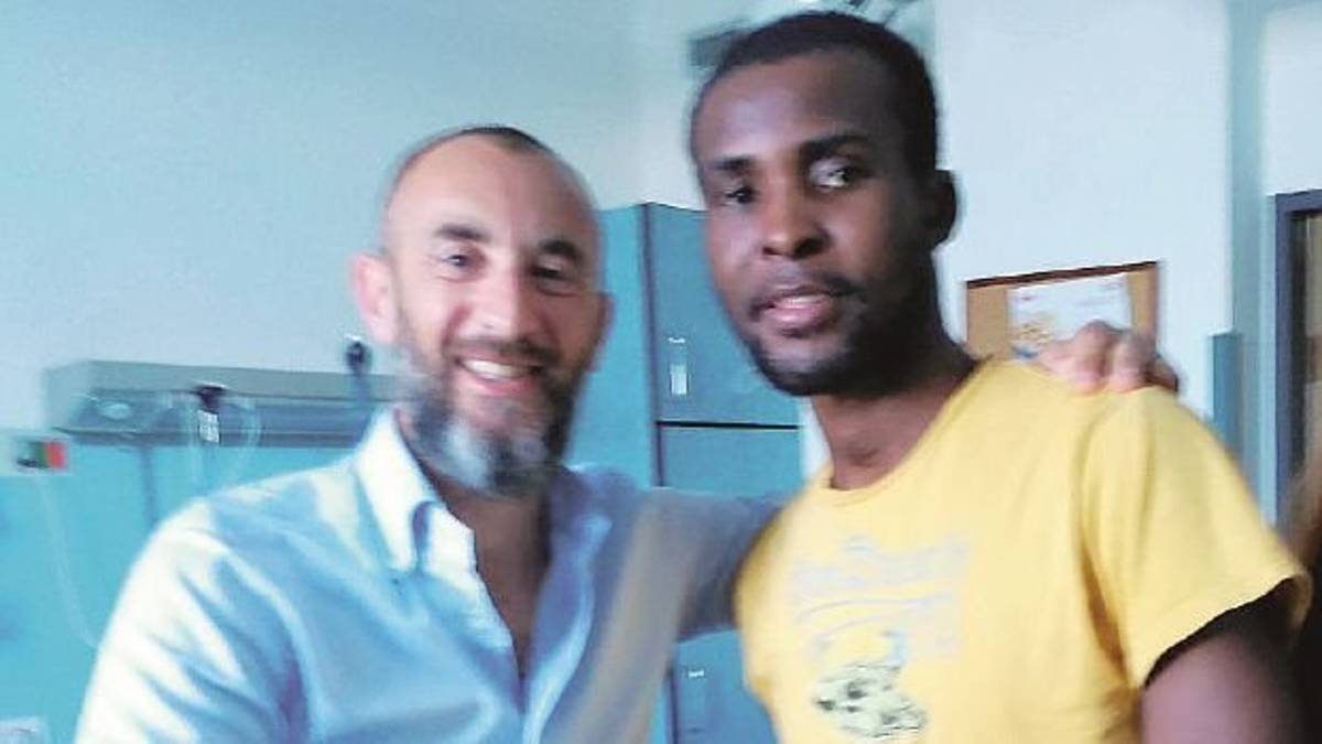Nigeriano aggredito al supermercato. «Raptus di follia, non razzismo»