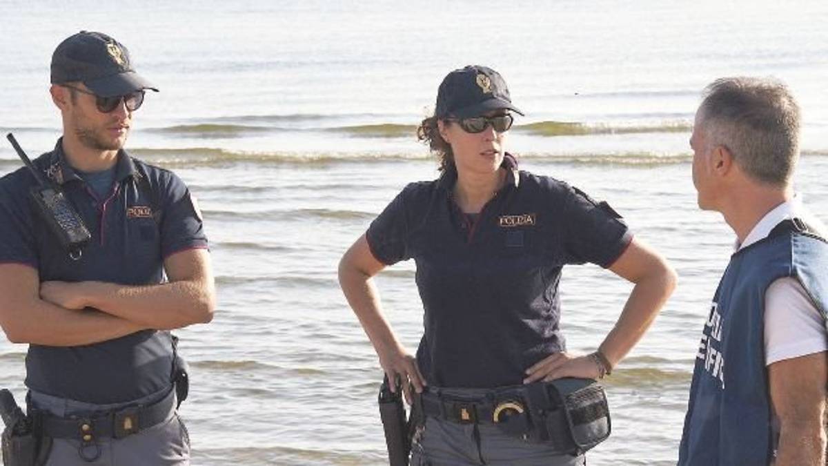 Scatta 200 foto a bambine, pedofilo rischia il linciaggio in spiaggia a Rimini