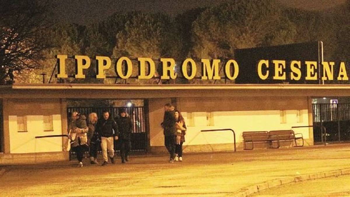 Ippodromo, cancelli chiusi dopo le diffide. Niente esordio per il circo