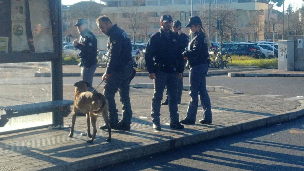 Controlli Scuole sicure a Forlì Recuperato hashish e uno spinello