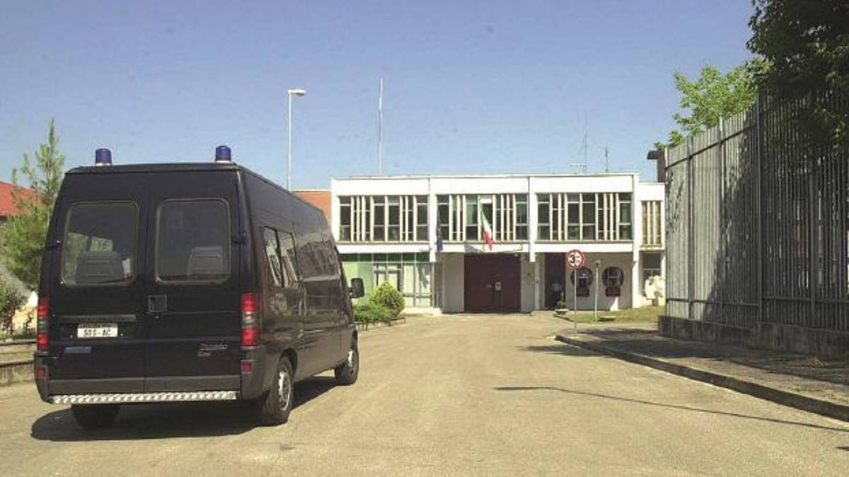 La madre gli vieta il wi-fi: maltratta lei e la sorella