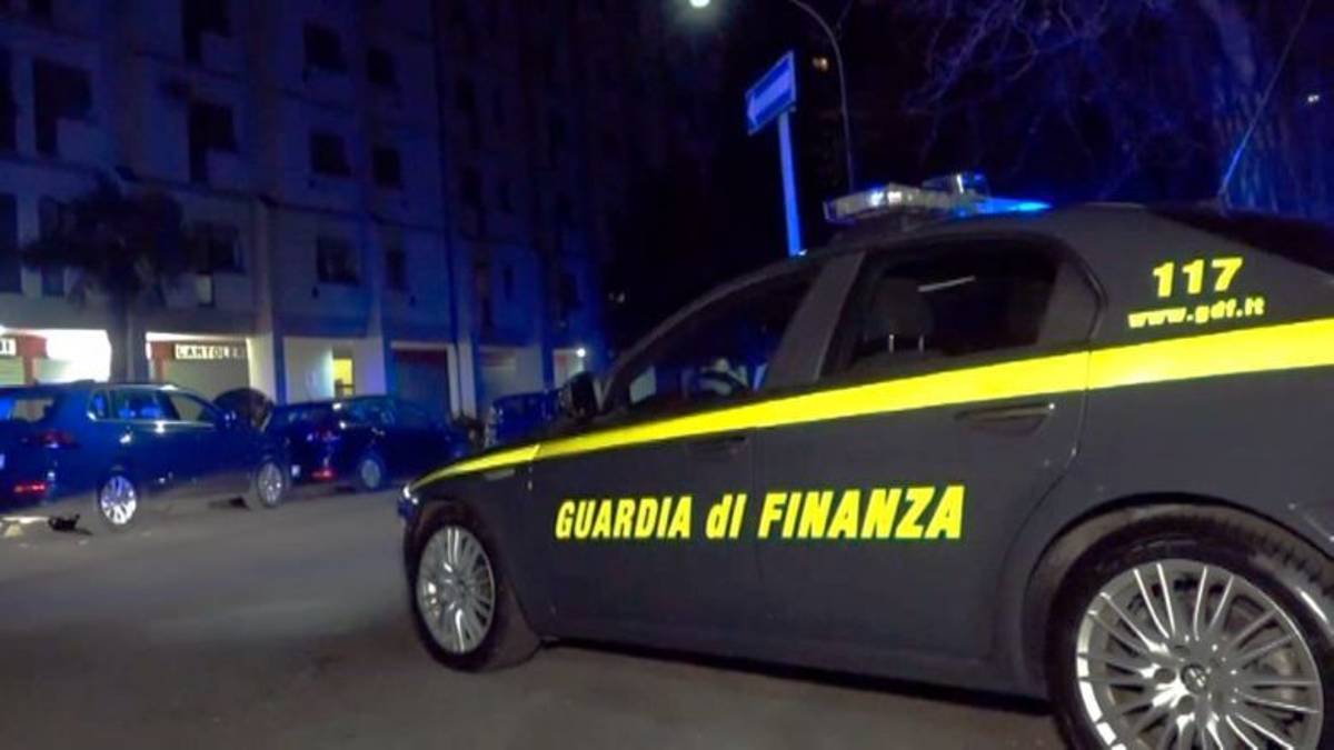 Capitali all'estero e autoriciclaggio, arrestato dalla Finanza un imprenditore imolese