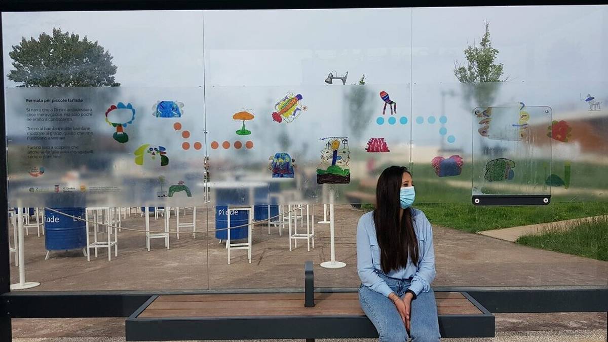 Rimini, quattro pensiline abbellite da bambini artisti della Ferrari