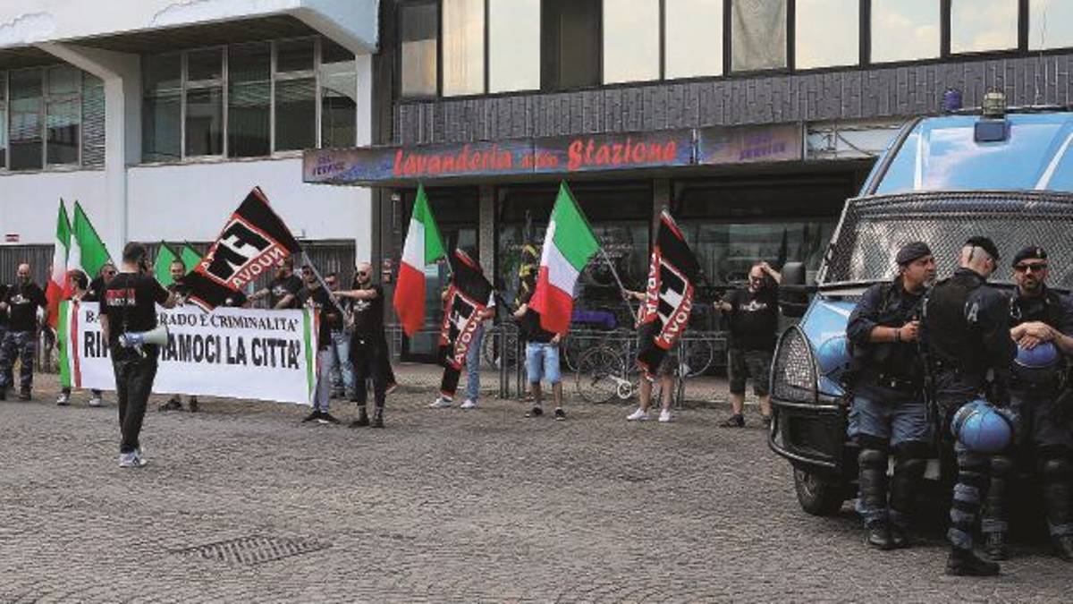 Forza Nuova al liceo, appello del Comune all’autorità di ps