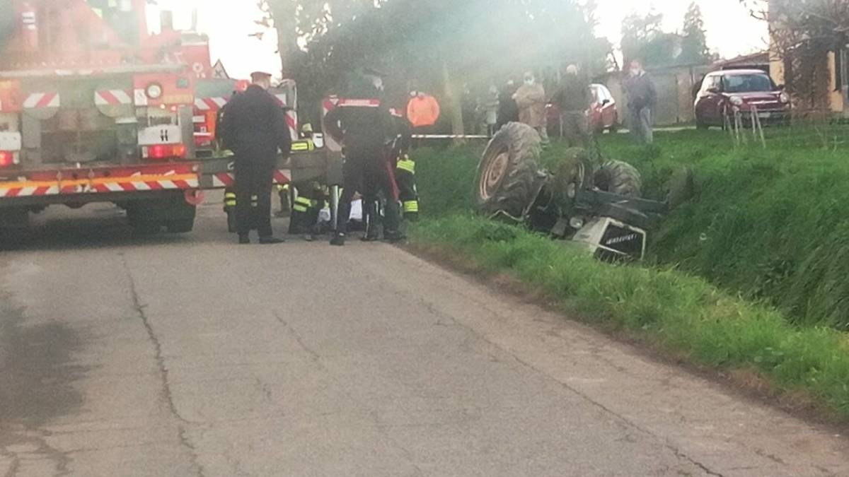 Trattore si ribalta, anziano muore a Cannuzzo