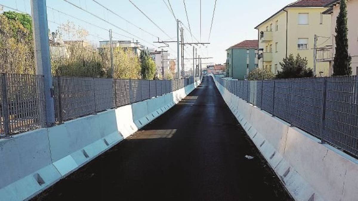 Metrò di costa tra Rimini e Riccione, arrivano i soldi per i 9 convogli