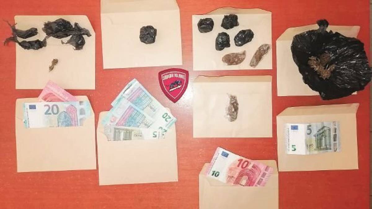 Droga a minorenni sul lungomare, stroncato spaccio di “canne” low cost