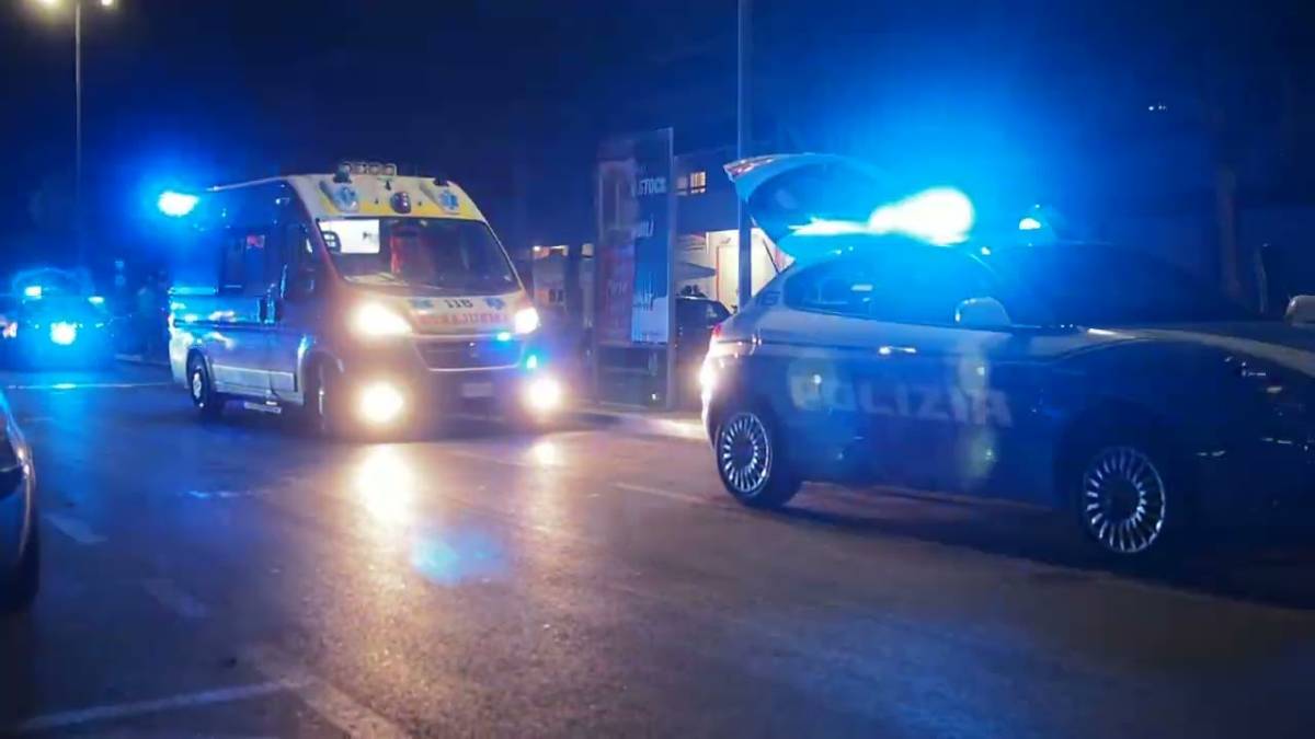 Lido Adriano: spaventosa rissa a colpi di coltello nella notte, un ferito in gravi condizioni VIDEO