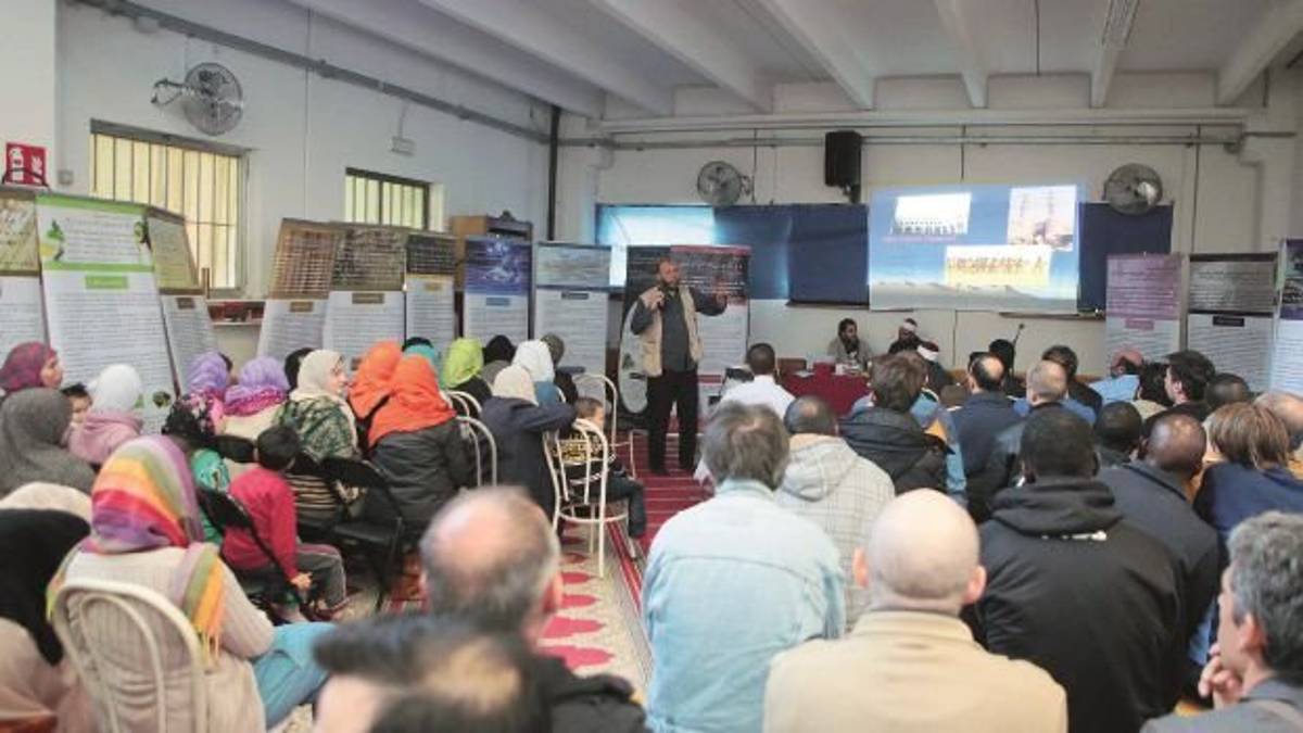 Vigili al centro islamico di Cesena per verifiche edilizie