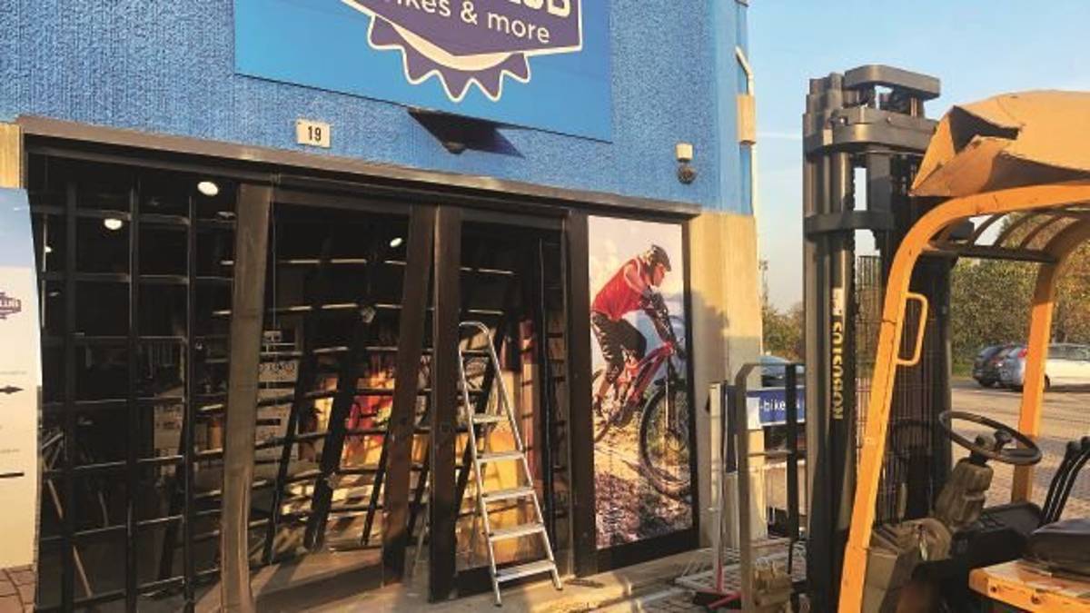 Cesena, durante la notte il Cycle Club a Calisese preso ancora di mira dai ladri di bici elettriche