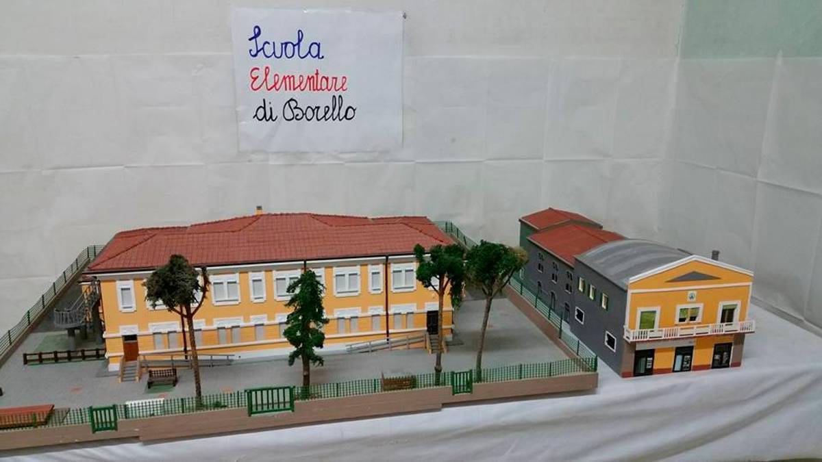 La scuola di Borello ricostruita in scala