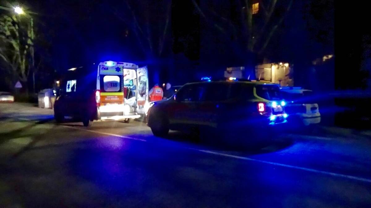 Faenza, in bici investe donna a piede. Anziana all'ospedale