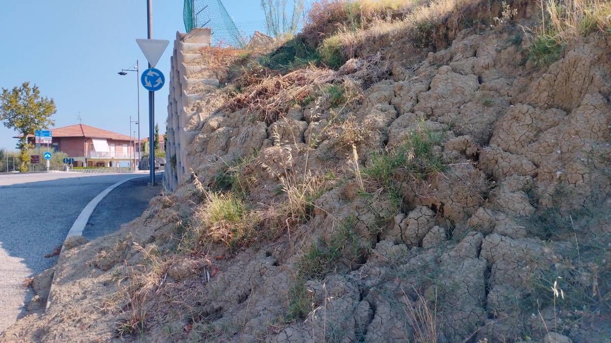 Montiano, muro crollato in via Longiano: via libera a lavori per 180mila euro
