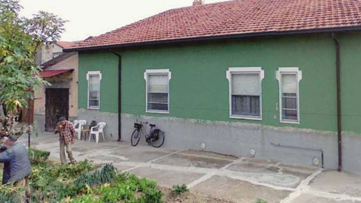 Anziano aggredito in casa: si aggravano le condizioni