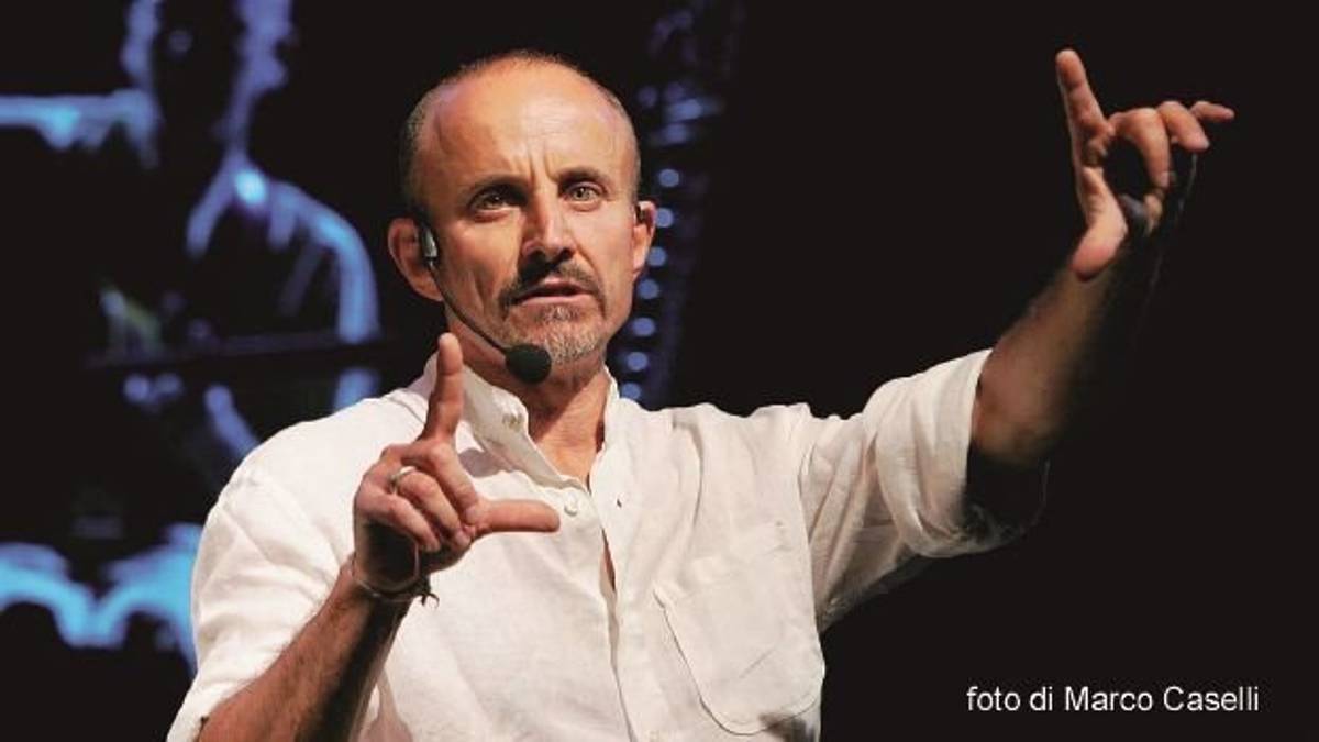 «Guerra? Un alchimista che fa apparire cose che hai dentro»