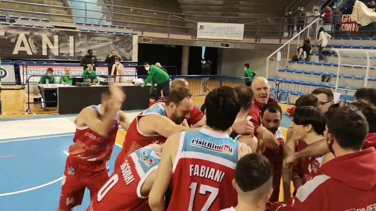 Basket B, Ferrari: Rimini, bel cambio di passo in attacco VIDEO