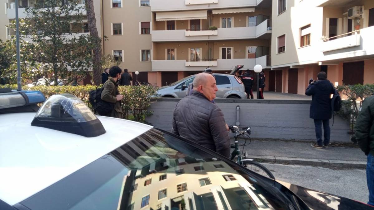 Ravenna, uccide la moglie e poi si butta dal balcone di casa VIDEO GALLERY