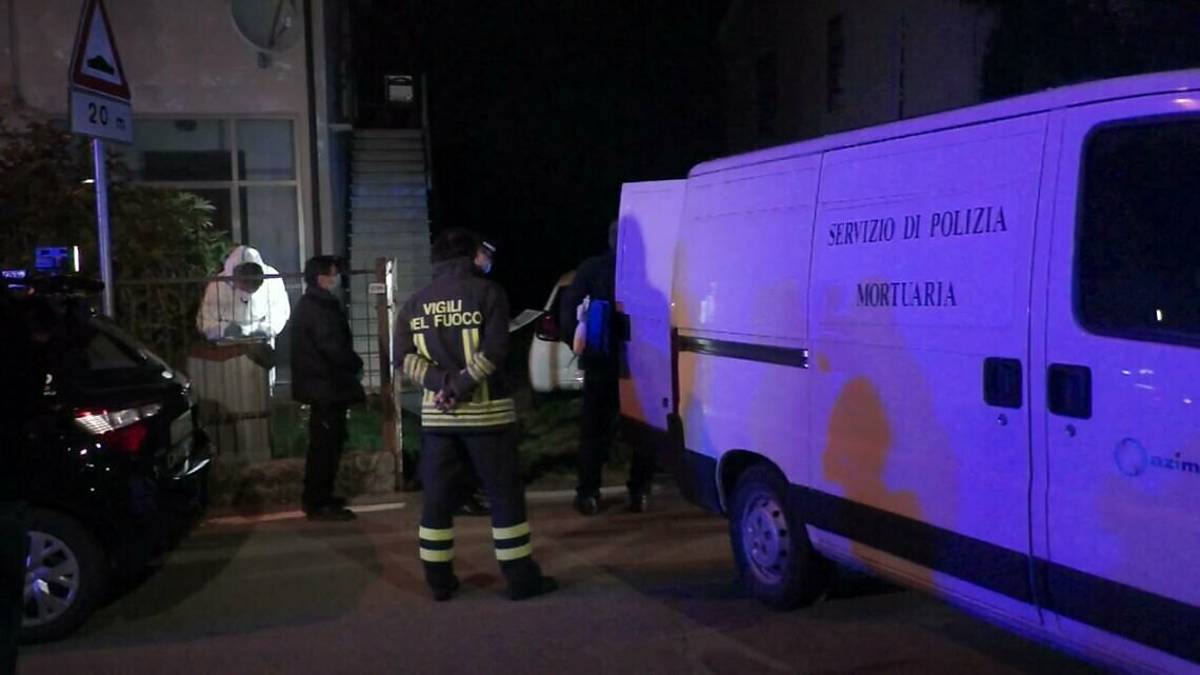 Ravenna, madre veglia il corpo del figlio morto da giorni VIDEO