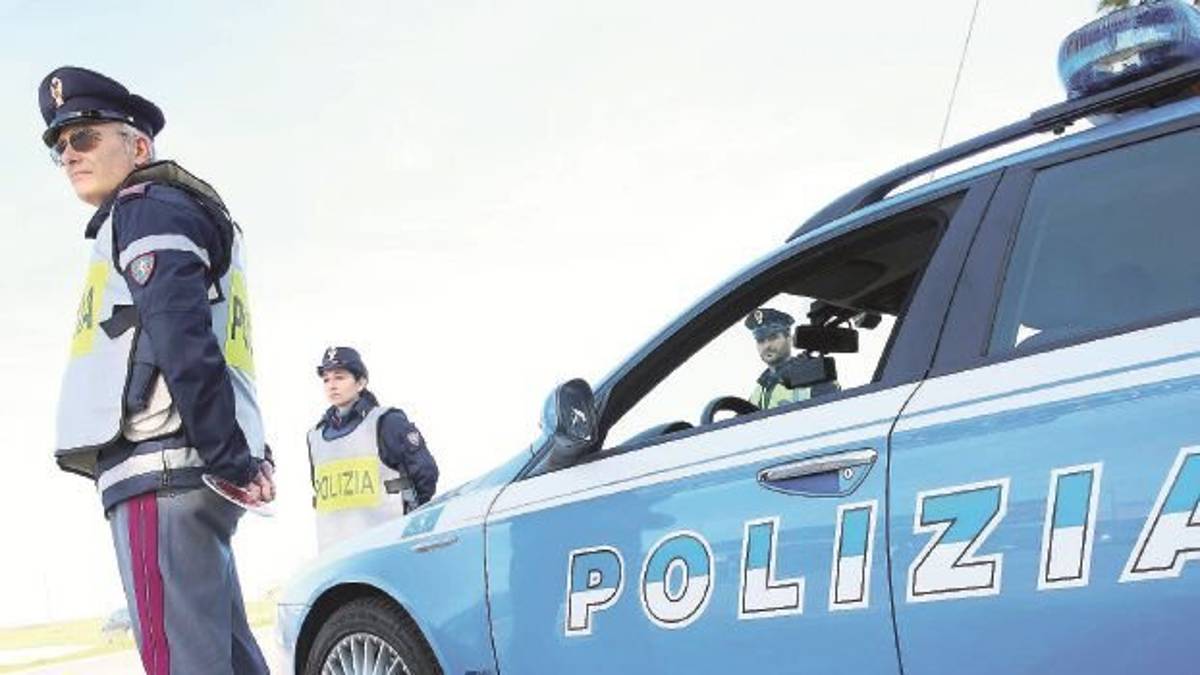 Cesena, bocciato 7 volte alla patente manda l'amico al suo posto