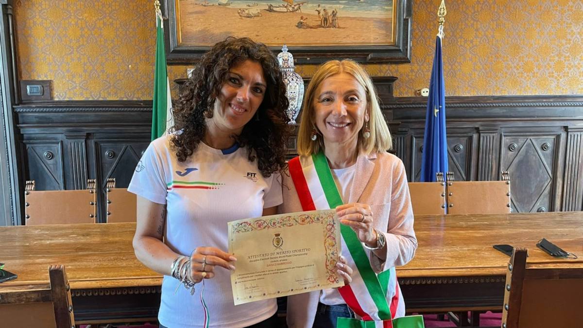 Cattolica, il Comune rende omaggio alla campionessa del mondo over 35 di padel