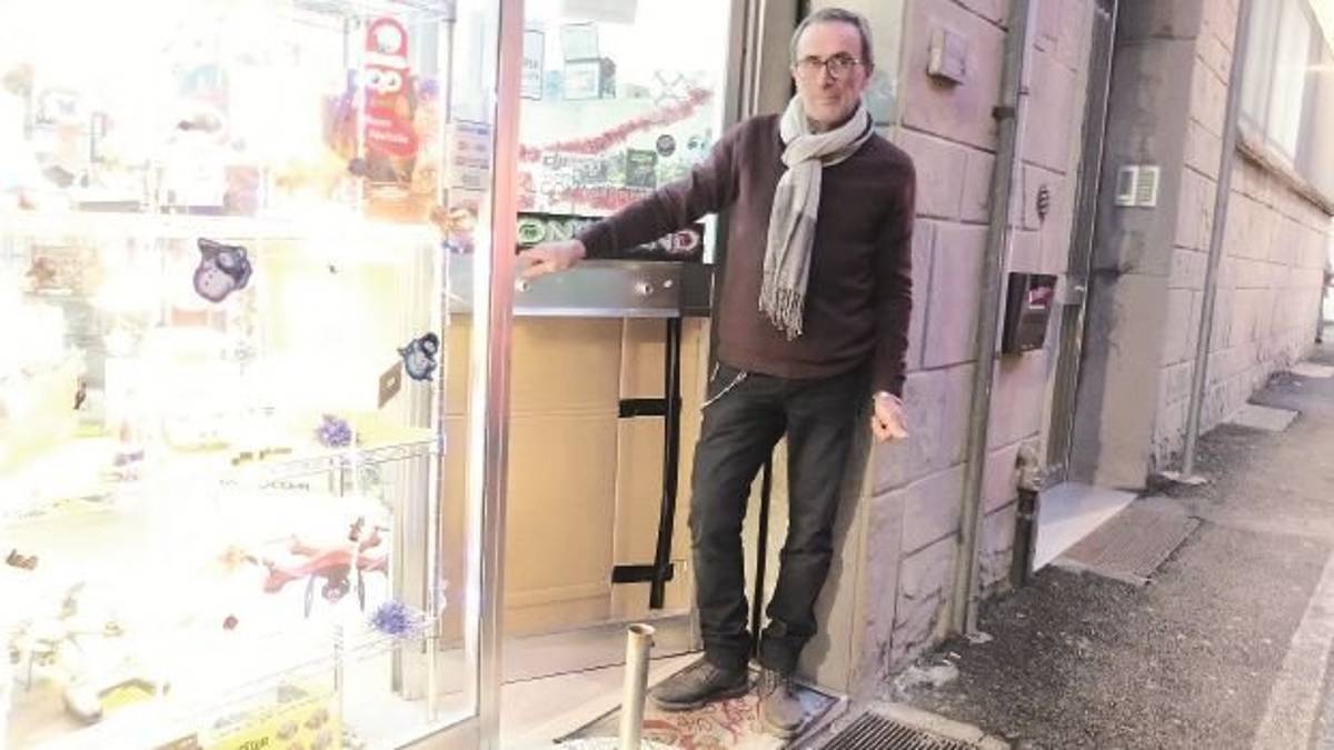 I ladri svaligiano il negozio di droni a Imola
