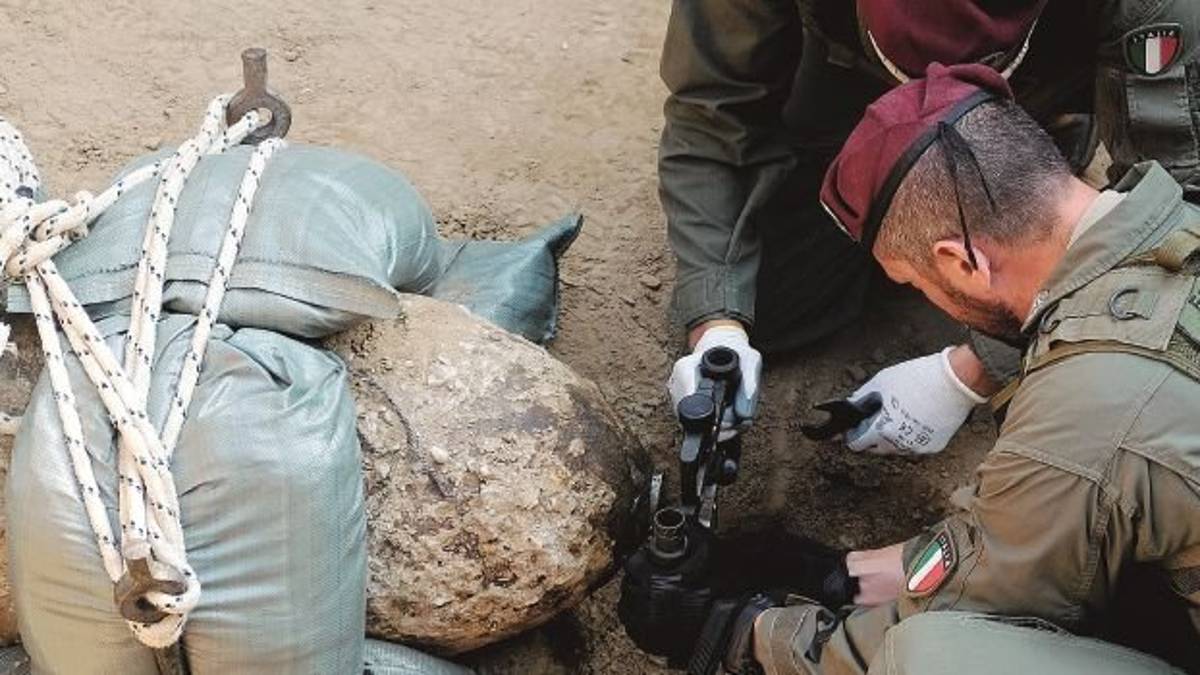 La bomba aspetta il Frecciarossa in una Santarcangelo fantasma