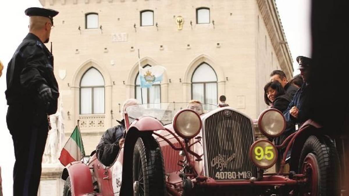 La Mille Miglia torna a sfrecciare sul monte Titano