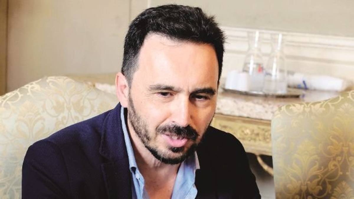 Frati: «Coniare dieci miliardi di euro in moneta metallica». E il web deride l'assessore di Imola